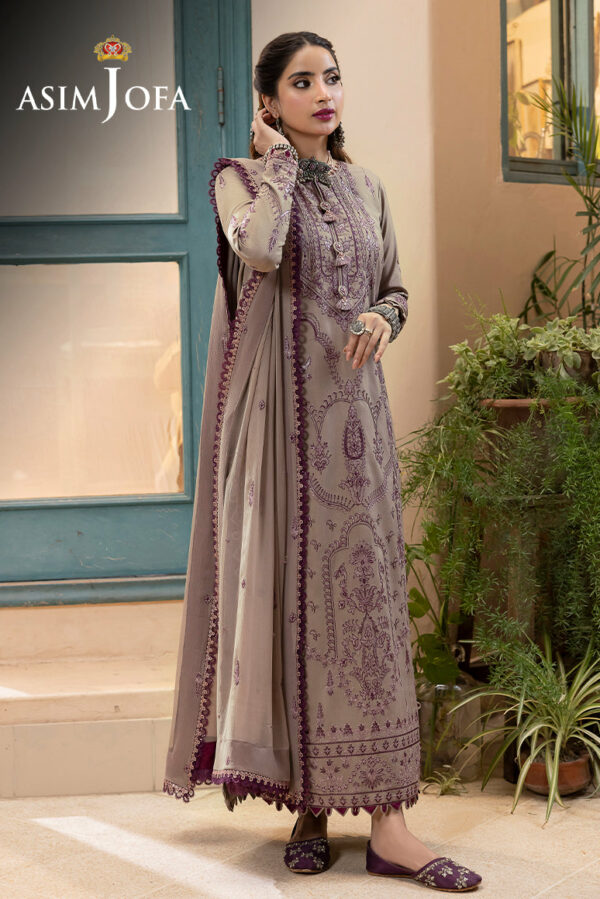 Saboor Aly Wearing Asim Jofa Lawn 2023 Collection